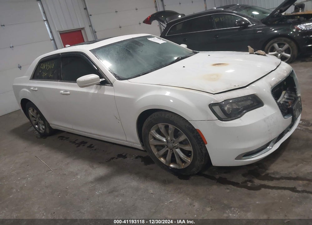 2015 CHRYSLER 300 LIMITED VIN: 2C3CCARG0FH830884