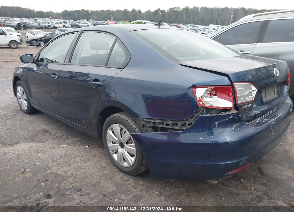 2011 VOLKSWAGEN JETTA 2.0L S VIN: 3VW2K7AJ2BM096410