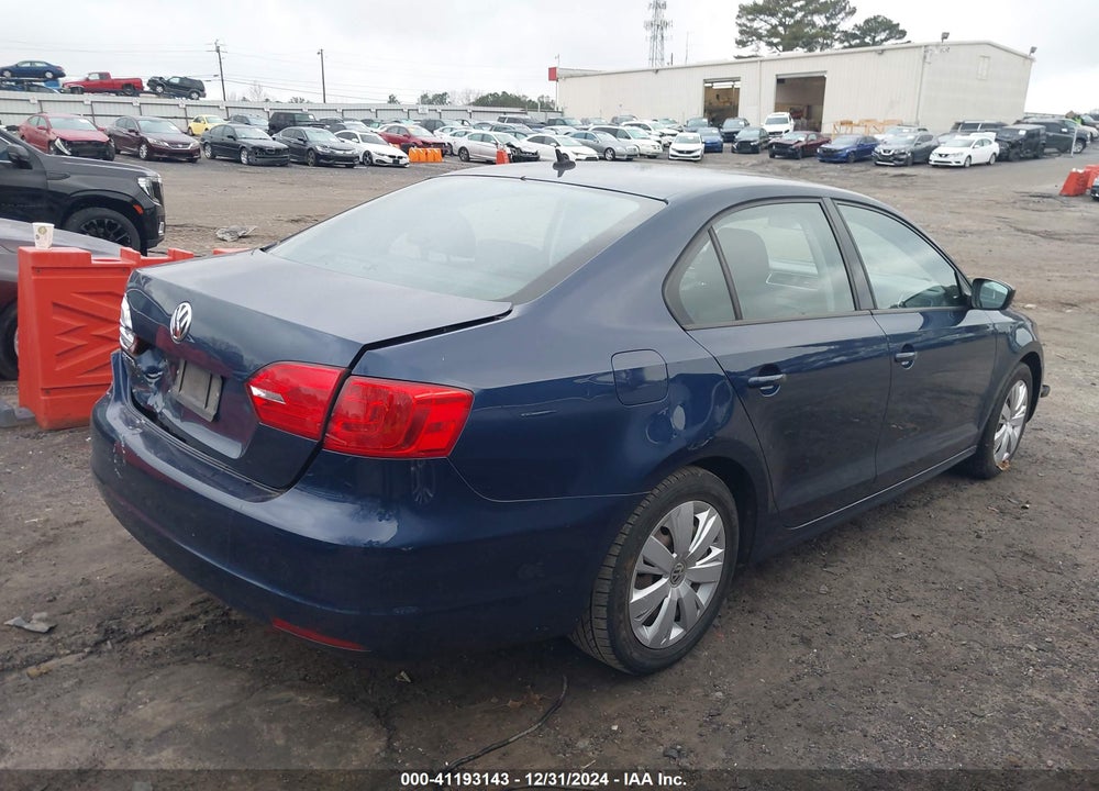 2011 VOLKSWAGEN JETTA 2.0L S VIN: 3VW2K7AJ2BM096410