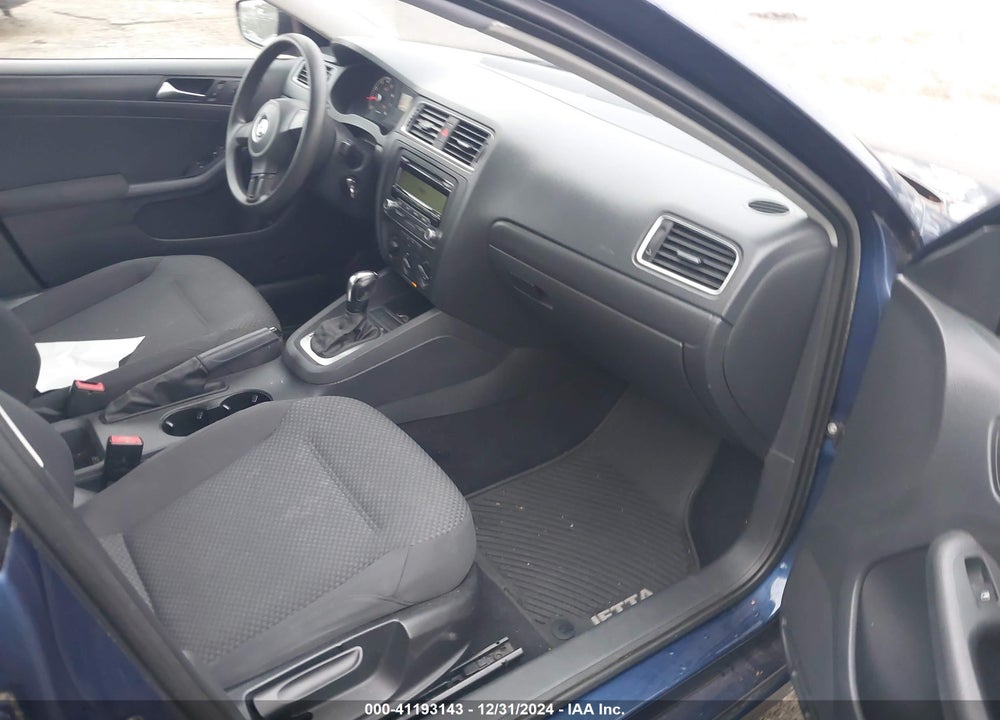 2011 VOLKSWAGEN JETTA 2.0L S VIN: 3VW2K7AJ2BM096410