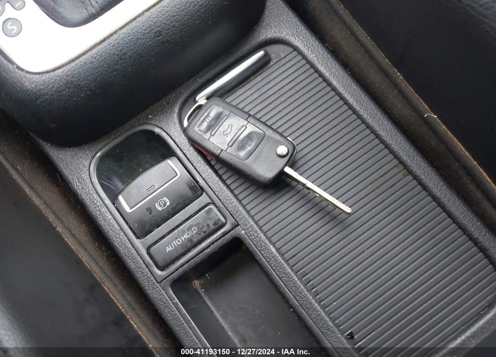 2010 VOLKSWAGEN TIGUAN SE VIN: WVGBV7AX4AW510022