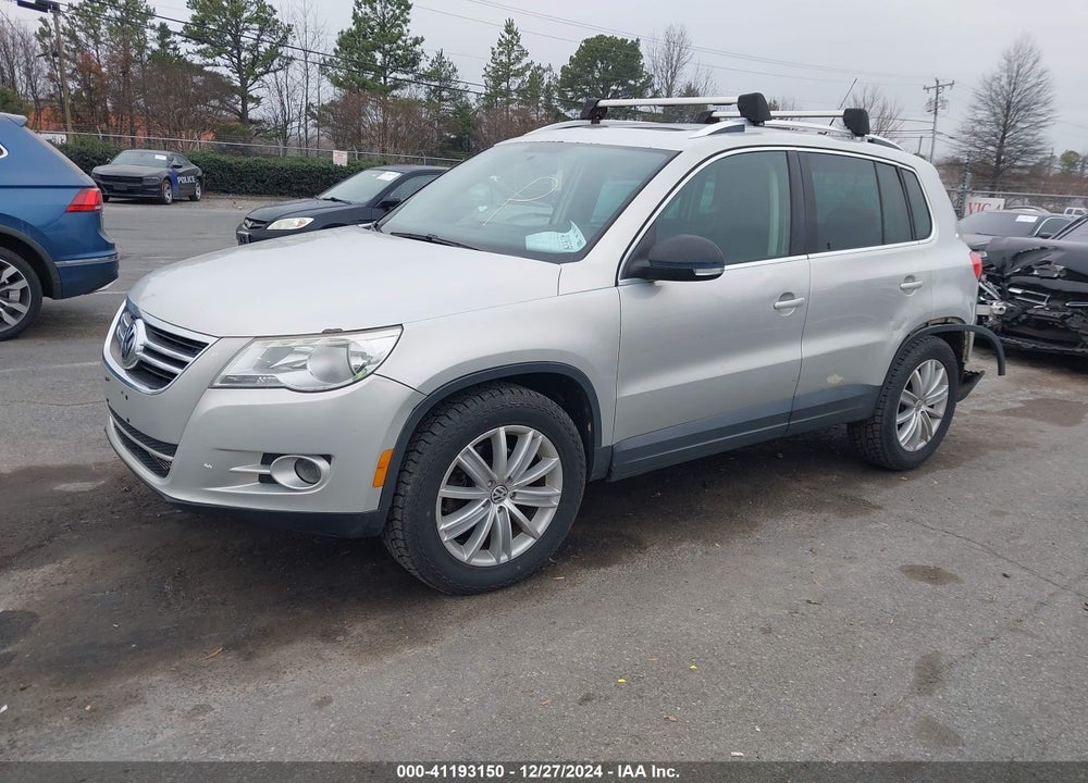 2010 VOLKSWAGEN TIGUAN SE VIN: WVGBV7AX4AW510022