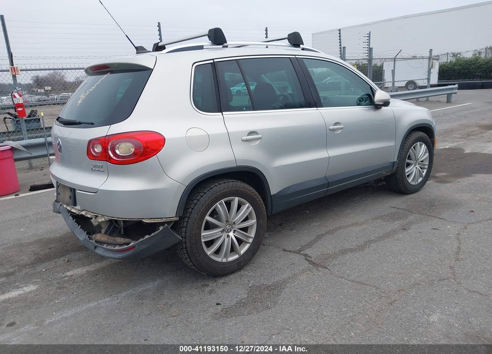 2010 VOLKSWAGEN TIGUAN SE VIN: WVGBV7AX4AW510022