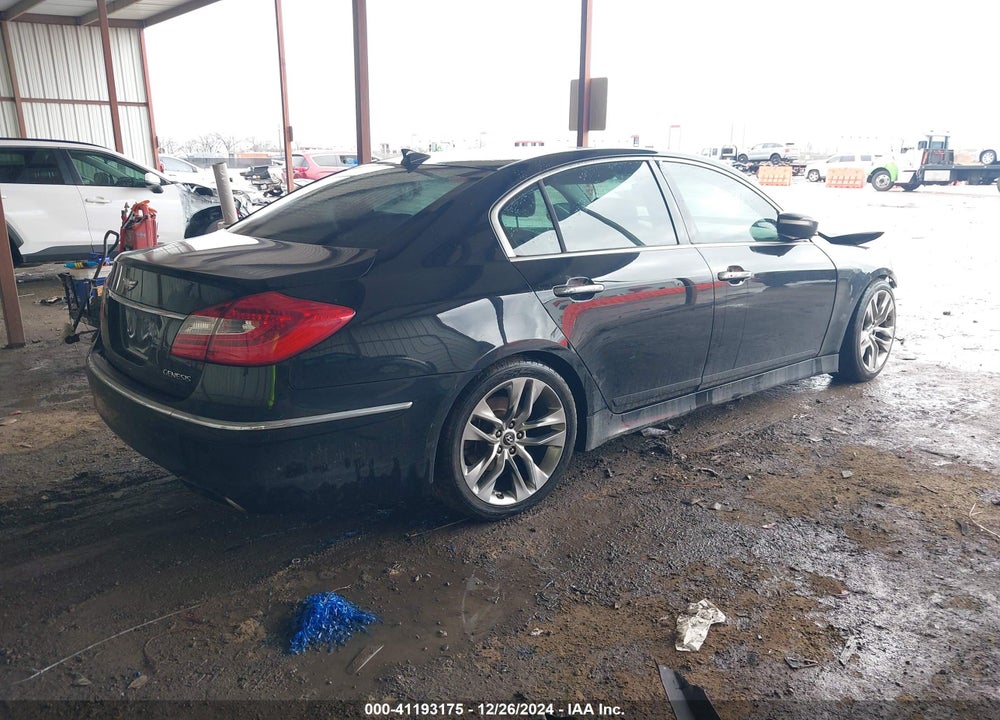2013 HYUNDAI GENESIS VIN: KMHGC4DD8DU240692