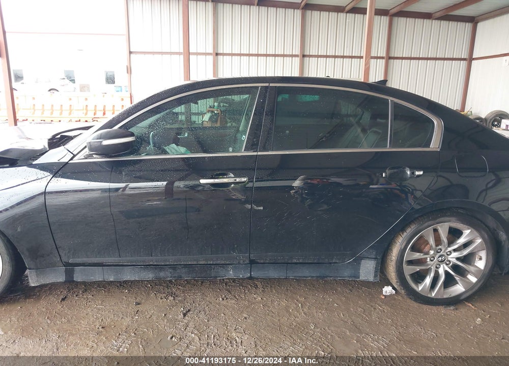 2013 HYUNDAI GENESIS VIN: KMHGC4DD8DU240692
