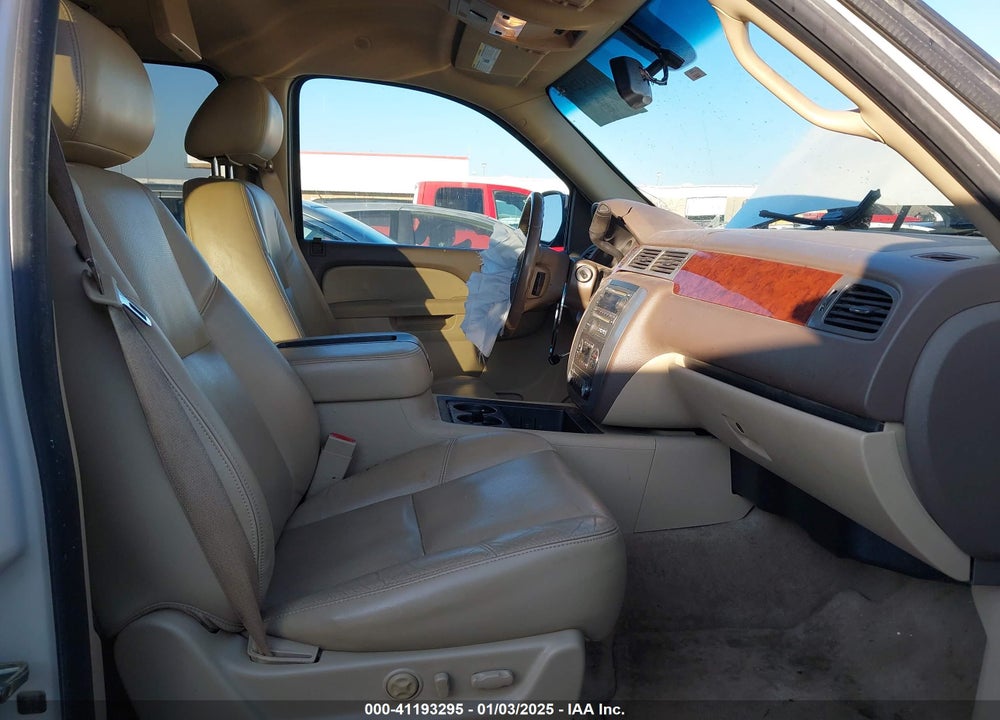 2010 GMC YUKON XL 1500 SLT VIN: 1GKUKKE31AR196526
