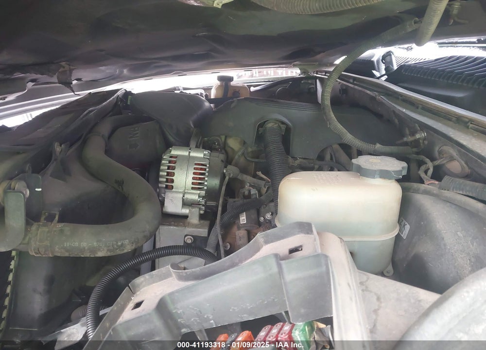 2001 CHEVROLET SUBURBAN 1500 LS VIN: 3GNEC16T41G182391