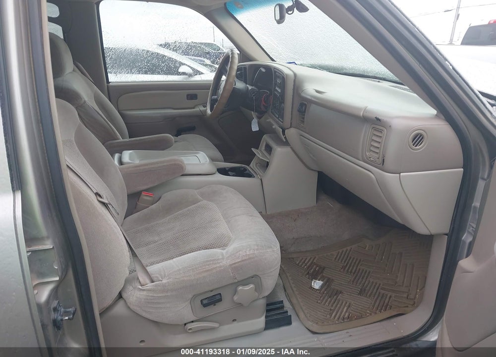 2001 CHEVROLET SUBURBAN 1500 LS VIN: 3GNEC16T41G182391