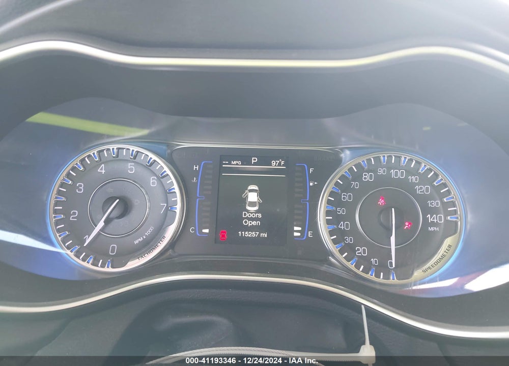 2017 CHRYSLER 200 VIN: 1C3CCCAB6HN504786