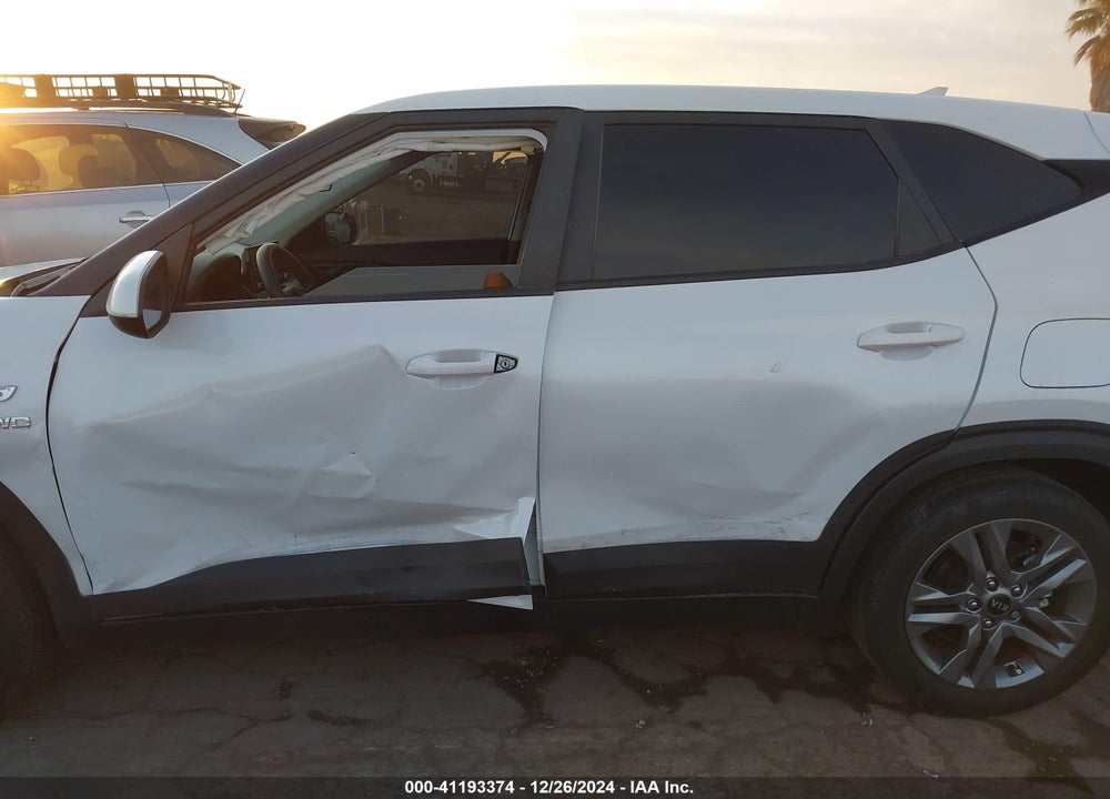 2021 KIA SELTOS LX VIN: KNDEPCAA1M7197090
