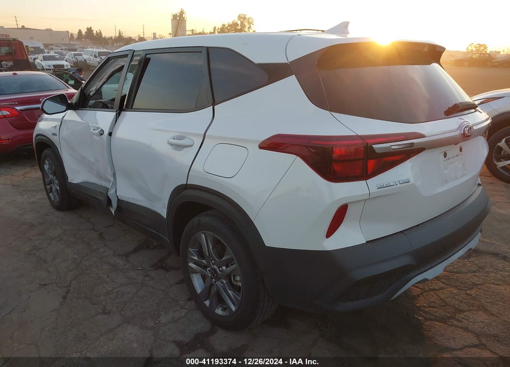 2021 KIA SELTOS LX VIN: KNDEPCAA1M7197090