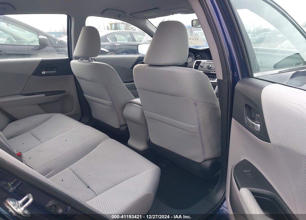 2015 HONDA ACCORD LX VIN: 1HGCR2F39FA247358