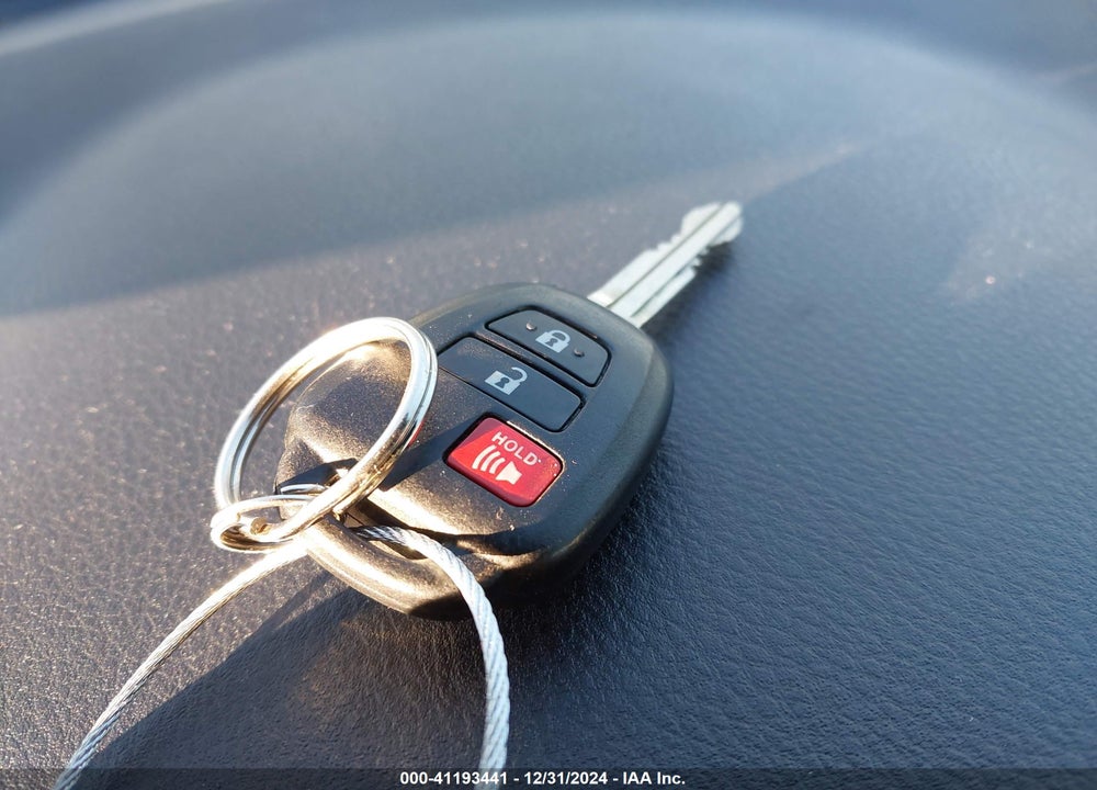 2018 TOYOTA RAV4 LE VIN: JTMZFREV5JJ186662