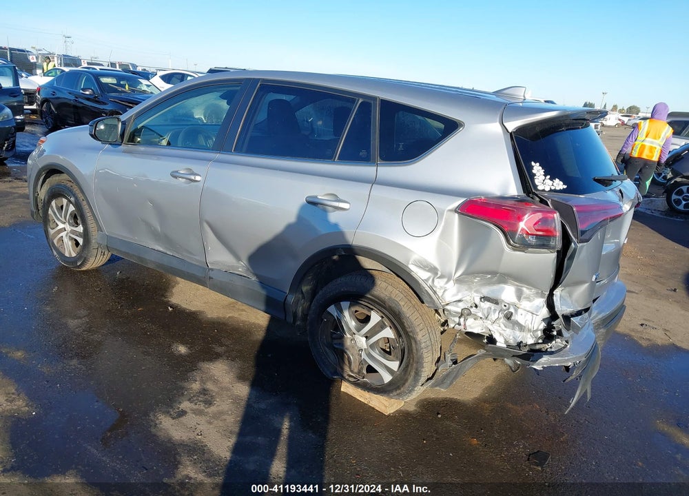 2018 TOYOTA RAV4 LE VIN: JTMZFREV5JJ186662