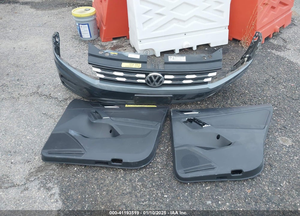 2018 VOLKSWAGEN TIGUAN 2.0T SE/2.0T SEL VIN: 3VV3B7AX9JM019058