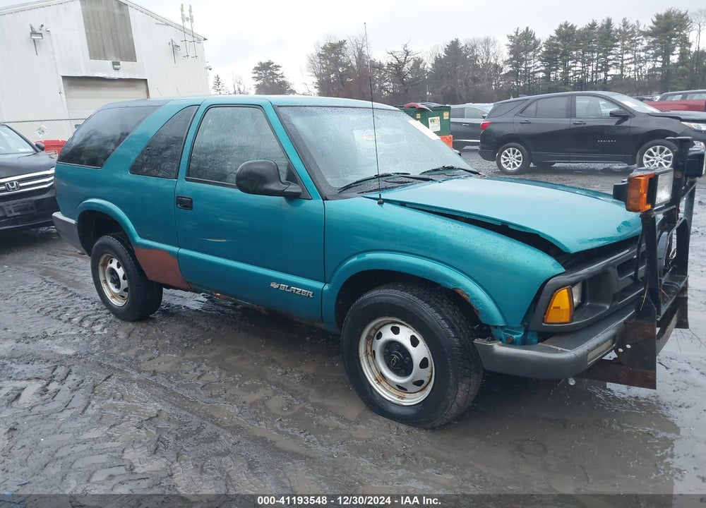 1996 CHEVROLET BLAZER VIN: 1GNCT18WXTK143881