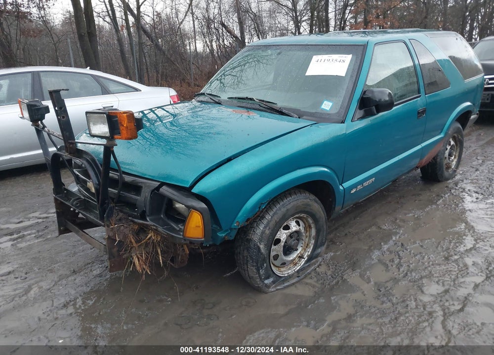 1996 CHEVROLET BLAZER VIN: 1GNCT18WXTK143881