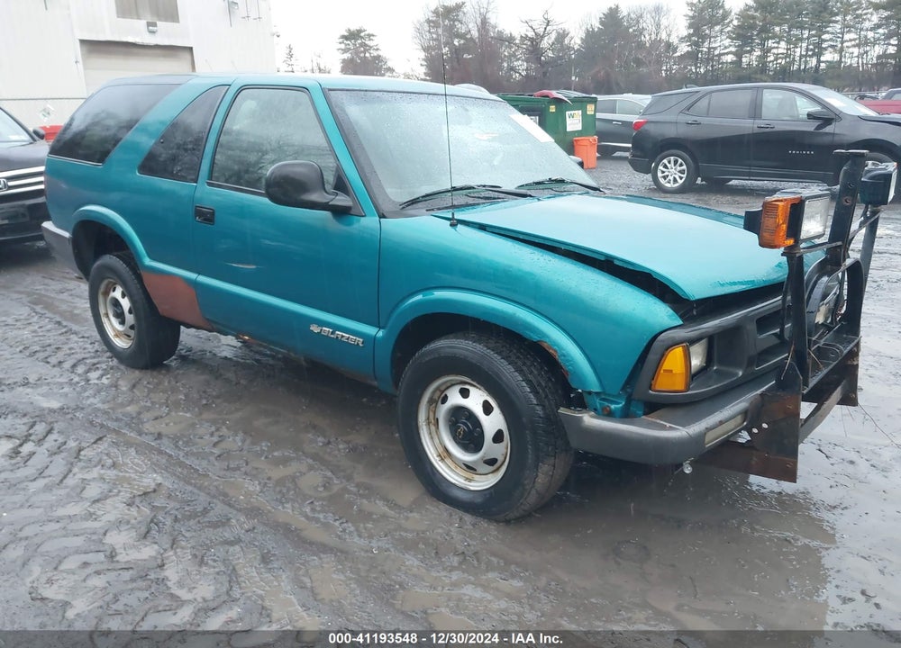 1996 CHEVROLET BLAZER VIN: 1GNCT18WXTK143881