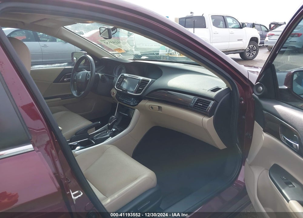 2016 HONDA ACCORD VIN: 1HGCR2F88GA151797