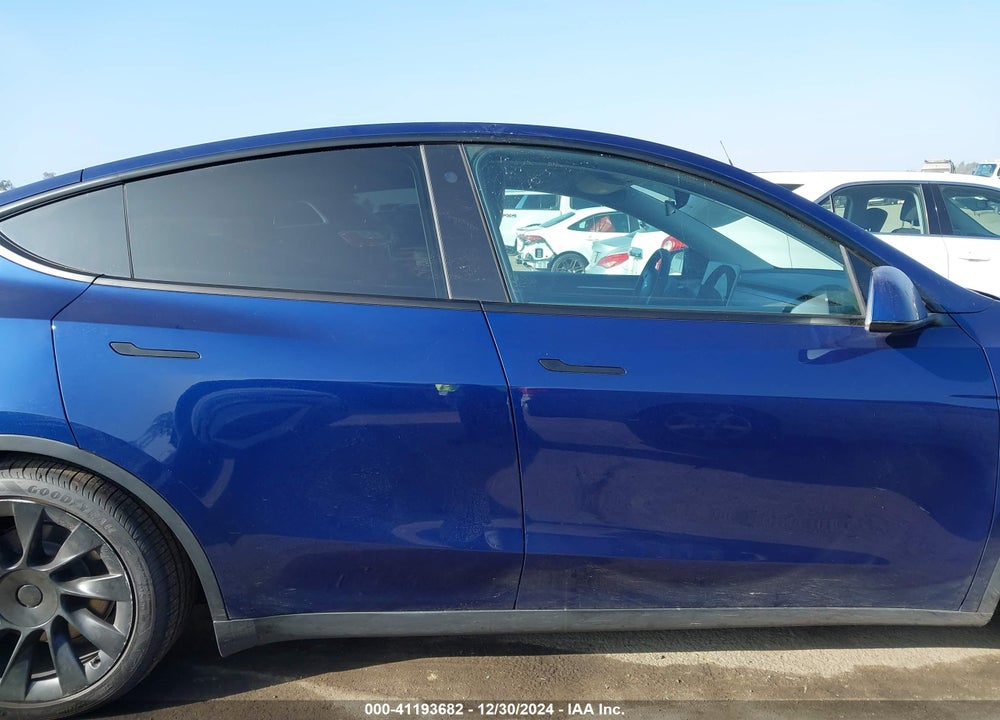 2022 TESLA MODEL Y LONG RANGE DUAL MOTOR ALL-WHEEL DRIVE VIN: 7SAYGAEE8NF547022