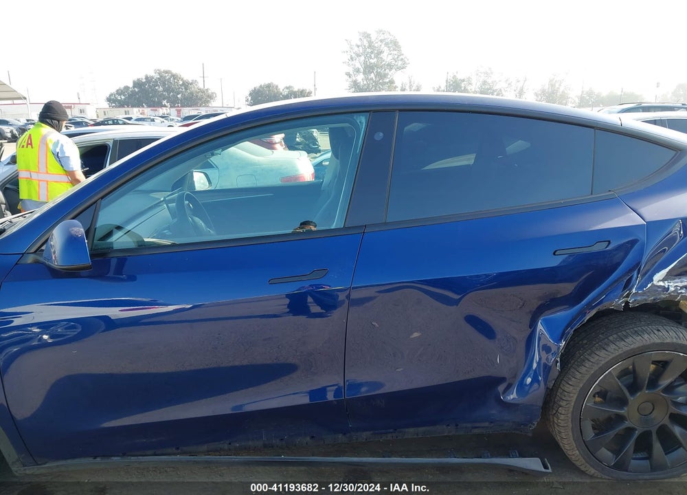 2022 TESLA MODEL Y LONG RANGE DUAL MOTOR ALL-WHEEL DRIVE VIN: 7SAYGAEE8NF547022