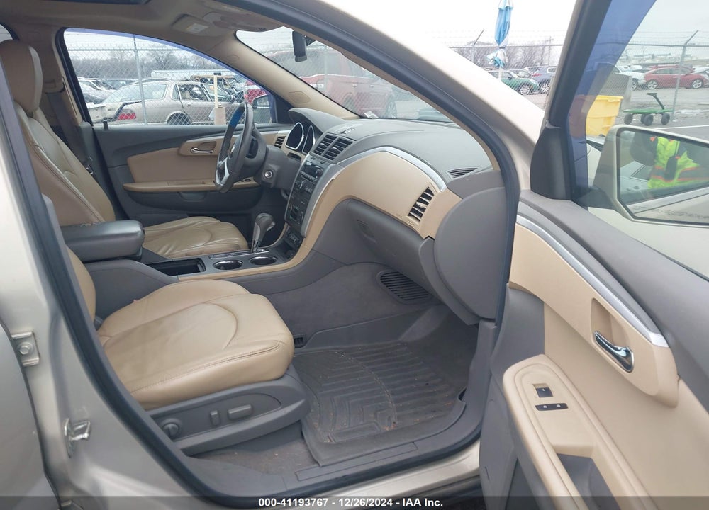 2010 CHEVROLET TRAVERSE LT VIN: 1GNLVGED9AS145327