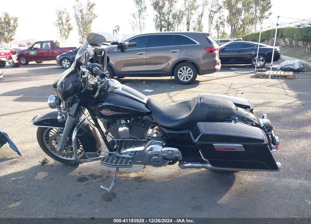 2010 HARLEY-DAVIDSON FLHTC VIN: 1HD1FF43XAB638738