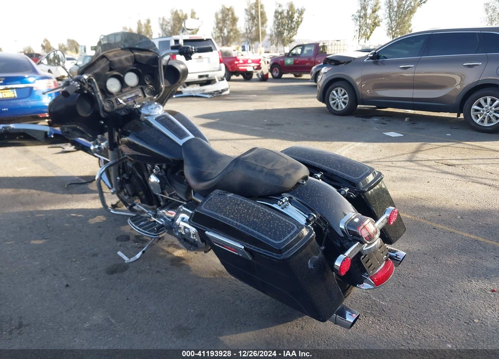 2010 HARLEY-DAVIDSON FLHTC VIN: 1HD1FF43XAB638738