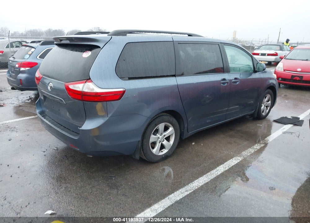 2017 TOYOTA SIENNA LE 8 PASSENGER VIN: 5TDKZ3DC4HS828100