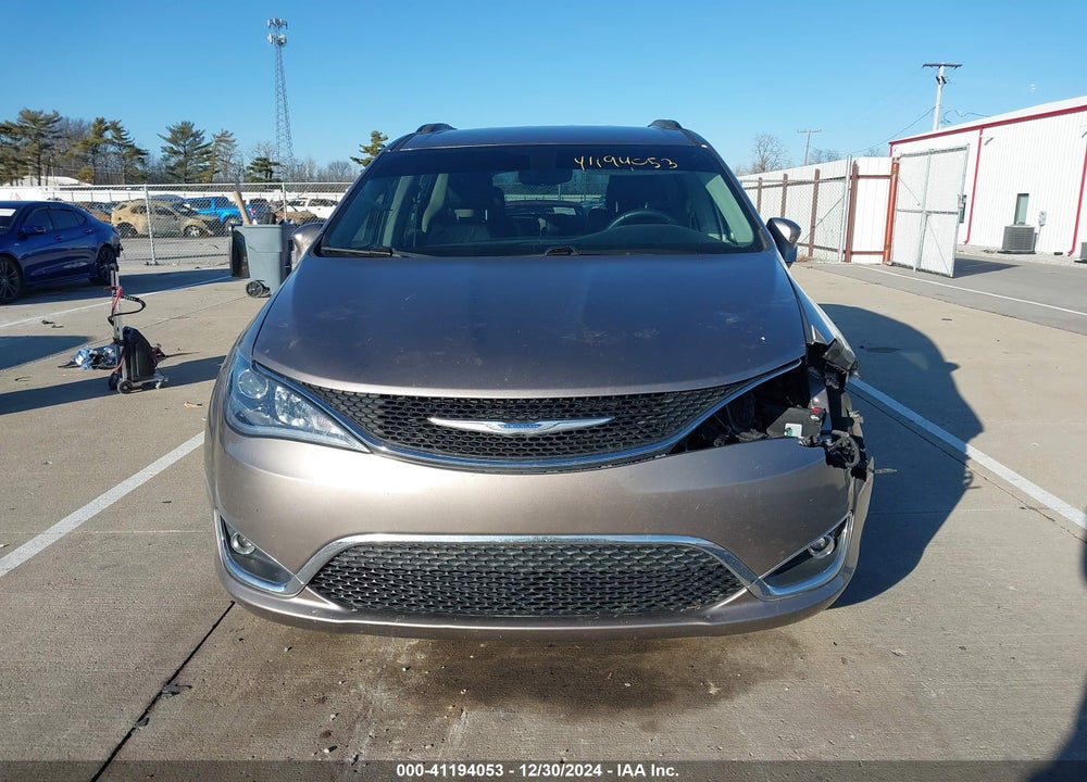 2017 CHRYSLER PACIFICA TOURING L VIN: 2C4RC1BG5HR537169