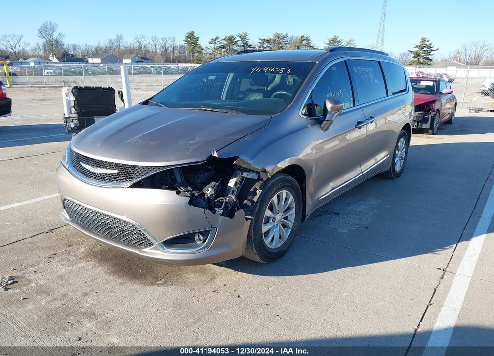 2017 CHRYSLER PACIFICA TOURING L VIN: 2C4RC1BG5HR537169