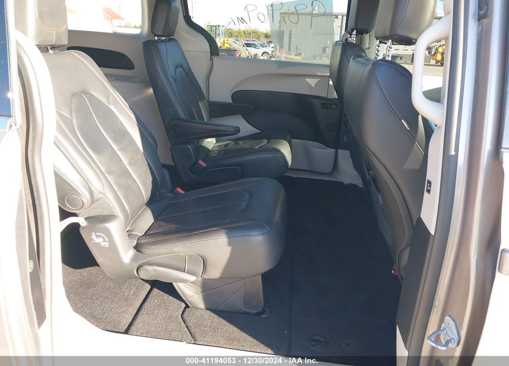 2017 CHRYSLER PACIFICA TOURING L VIN: 2C4RC1BG5HR537169