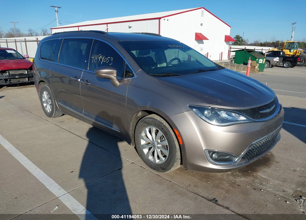 2017 CHRYSLER PACIFICA TOURING L VIN: 2C4RC1BG5HR537169