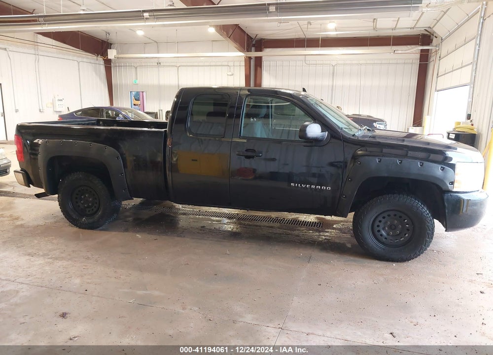 2011 CHEVROLET SILVERADO 1500 LS VIN: 1GCRKREA0BZ341663