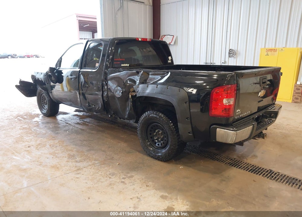 2011 CHEVROLET SILVERADO 1500 LS VIN: 1GCRKREA0BZ341663
