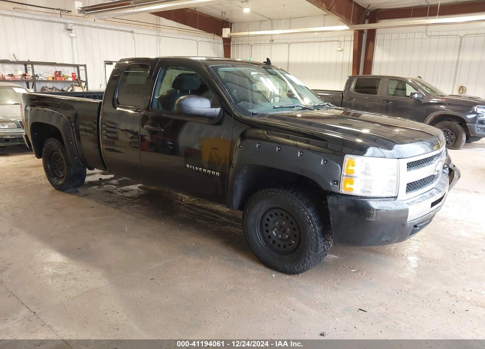 2011 CHEVROLET SILVERADO 1500 LS VIN: 1GCRKREA0BZ341663
