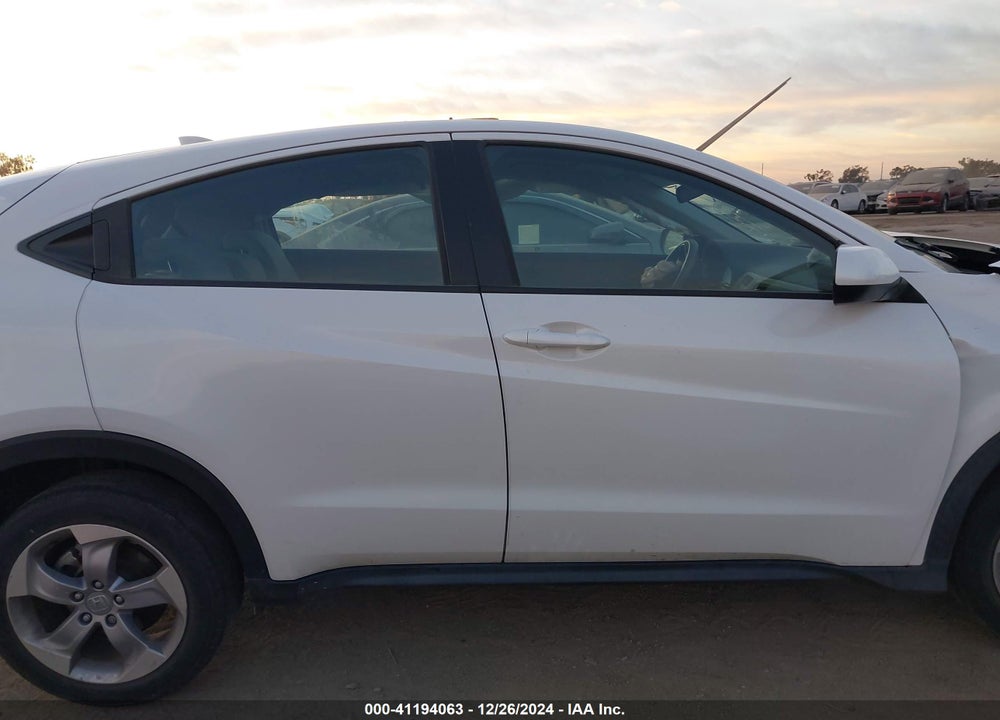 2022 HONDA HR-V 2WD LX VIN: 3CZRU5H33NM725193