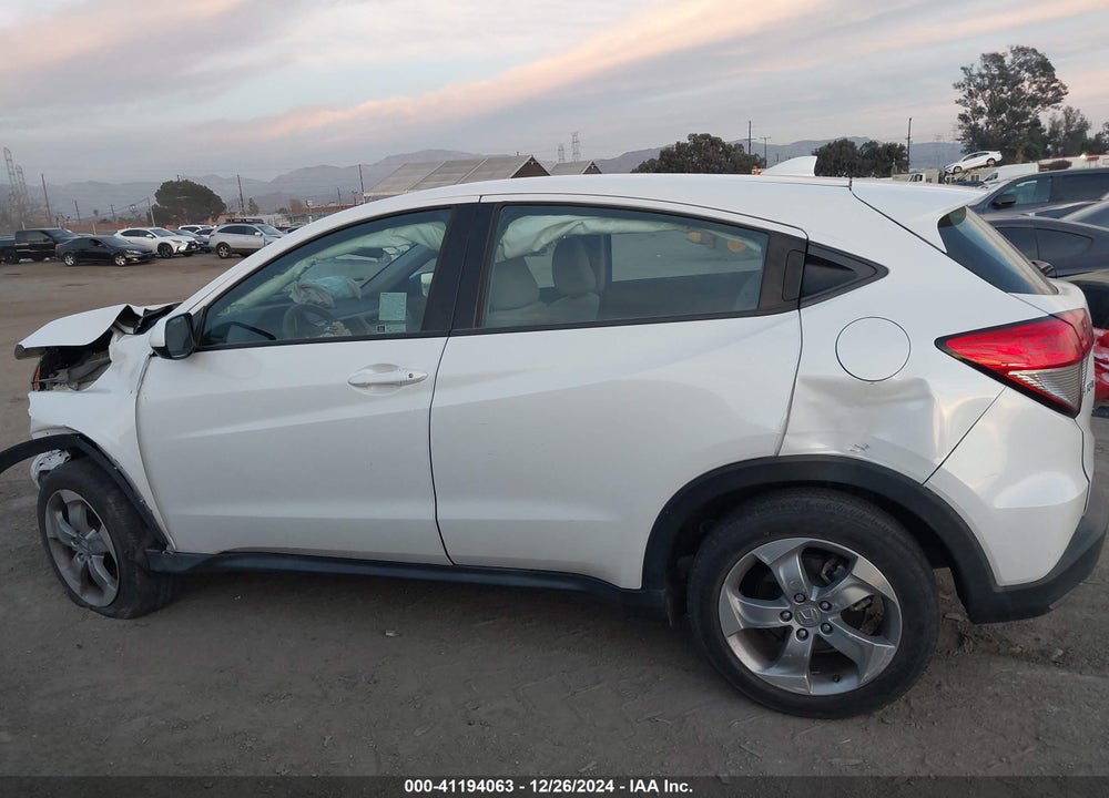 2022 HONDA HR-V 2WD LX VIN: 3CZRU5H33NM725193