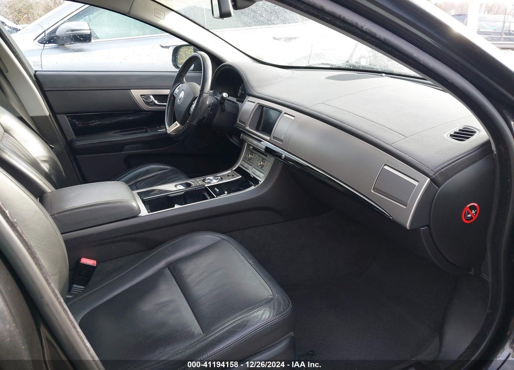 2011 JAGUAR XF VIN: SAJWA0FB7BLS14972