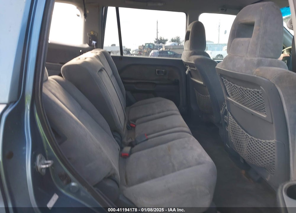 2005 HONDA PILOT EX VIN: 5FNYF184X5B025978