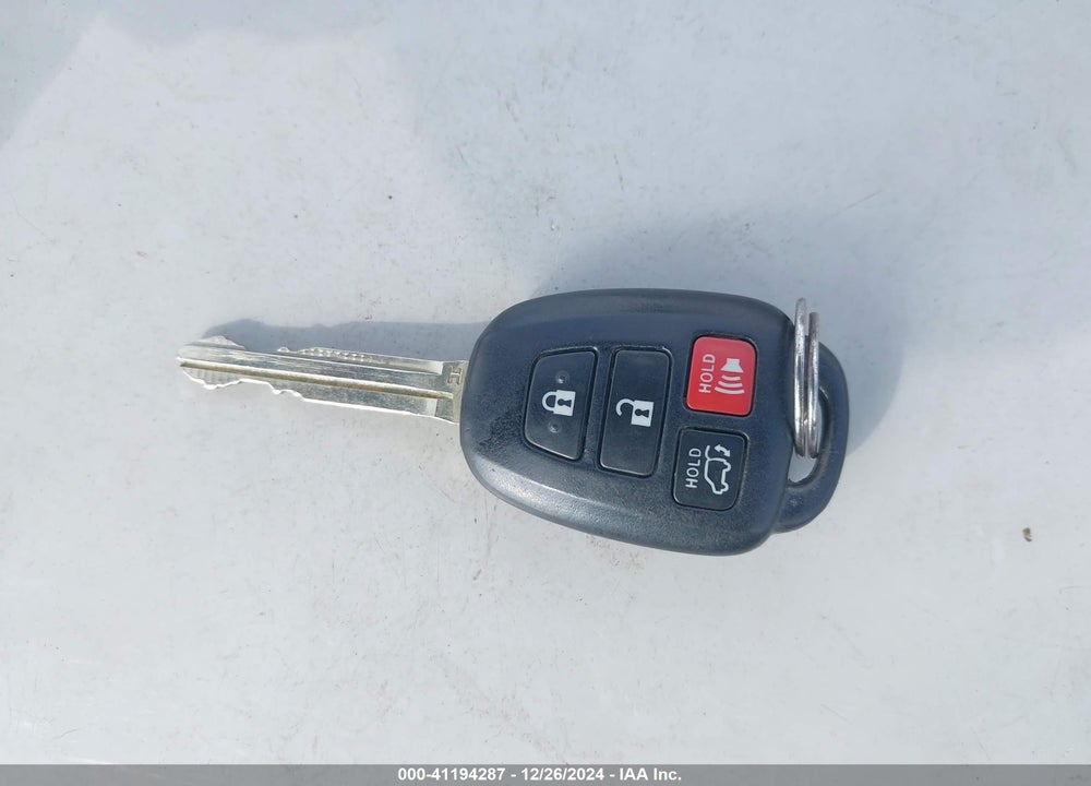 2016 TOYOTA RAV4 XLE VIN: JTMWFREV7GJ083559