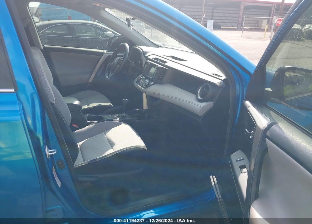 2016 TOYOTA RAV4 XLE VIN: JTMWFREV7GJ083559