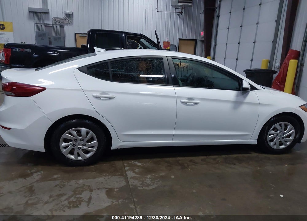 2017 HYUNDAI ELANTRA VIN: 5NPD74LF4HH082253