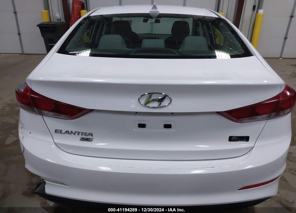 2017 HYUNDAI ELANTRA VIN: 5NPD74LF4HH082253