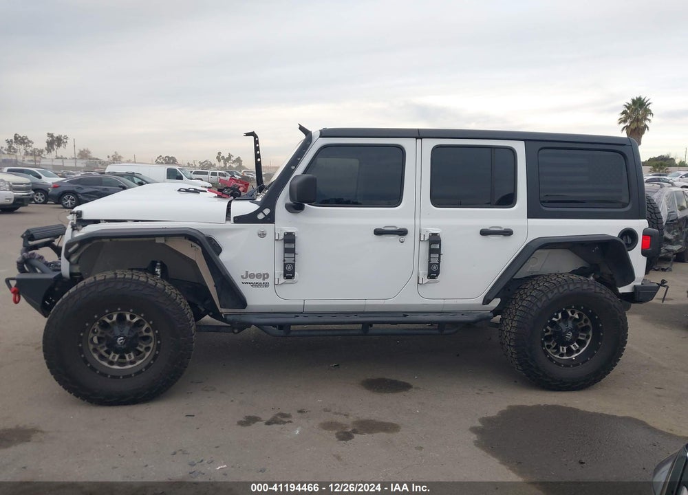 2019 JEEP WRANGLER UNLIMITED SPORT S 4X4 VIN: 1C4HJXDG0KW646218