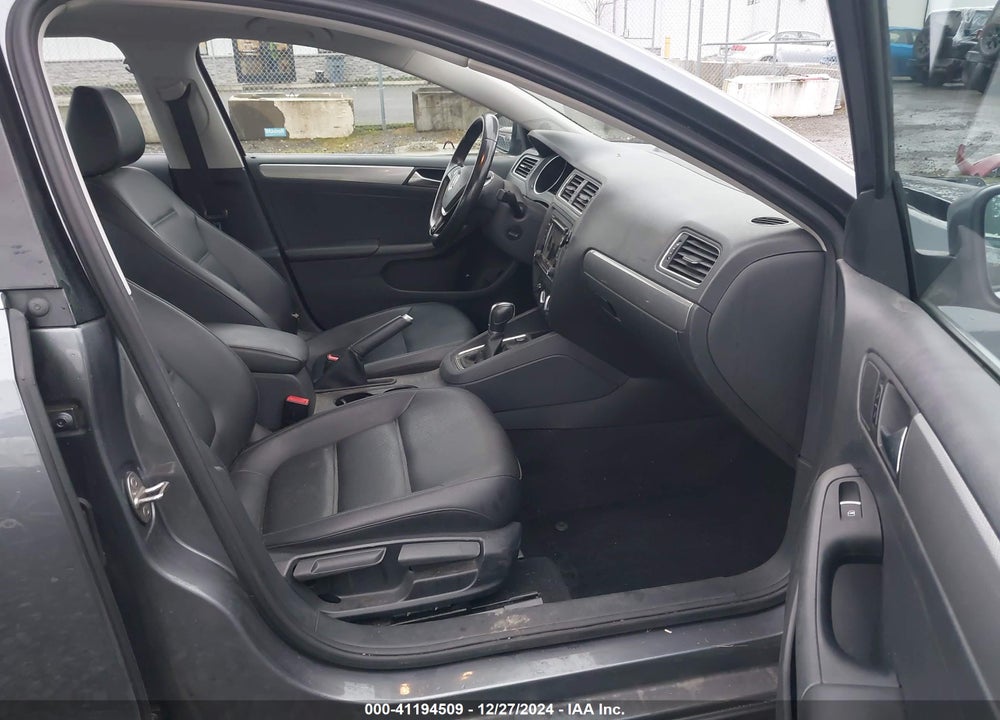 2015 VOLKSWAGEN JETTA 1.8T SE VIN: 3VWD17AJ5FM282749