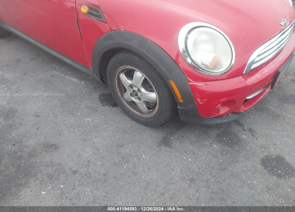 2011 MINI COOPER CLUBMAN VIN: WMWZF3C5XBT188488