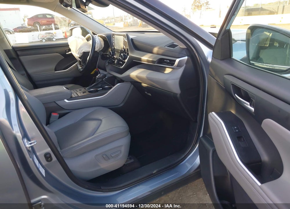 2021 TOYOTA HIGHLANDER XLE VIN: 5TDHZRBH9MS130331