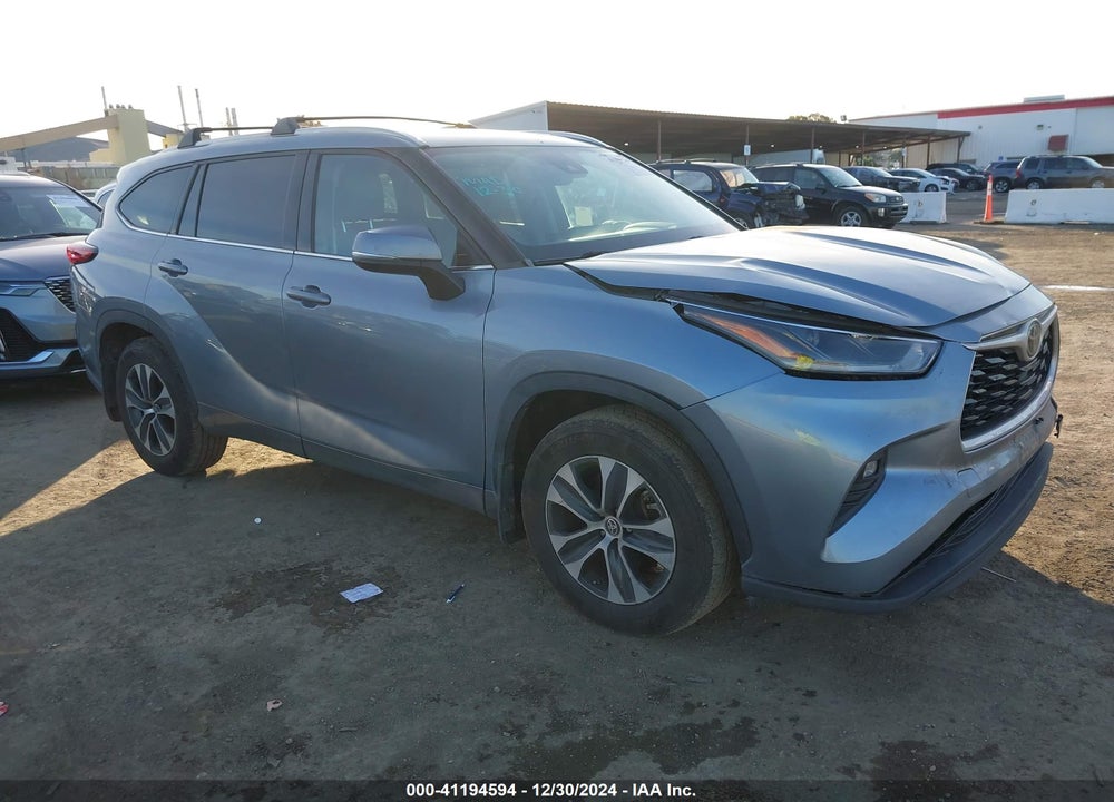 2021 TOYOTA HIGHLANDER XLE VIN: 5TDHZRBH9MS130331