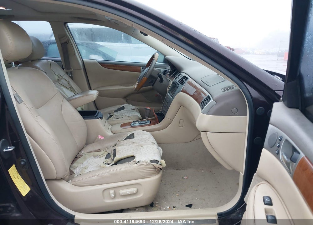2005 LEXUS ES 330 VIN: JTHBA30GX55113645